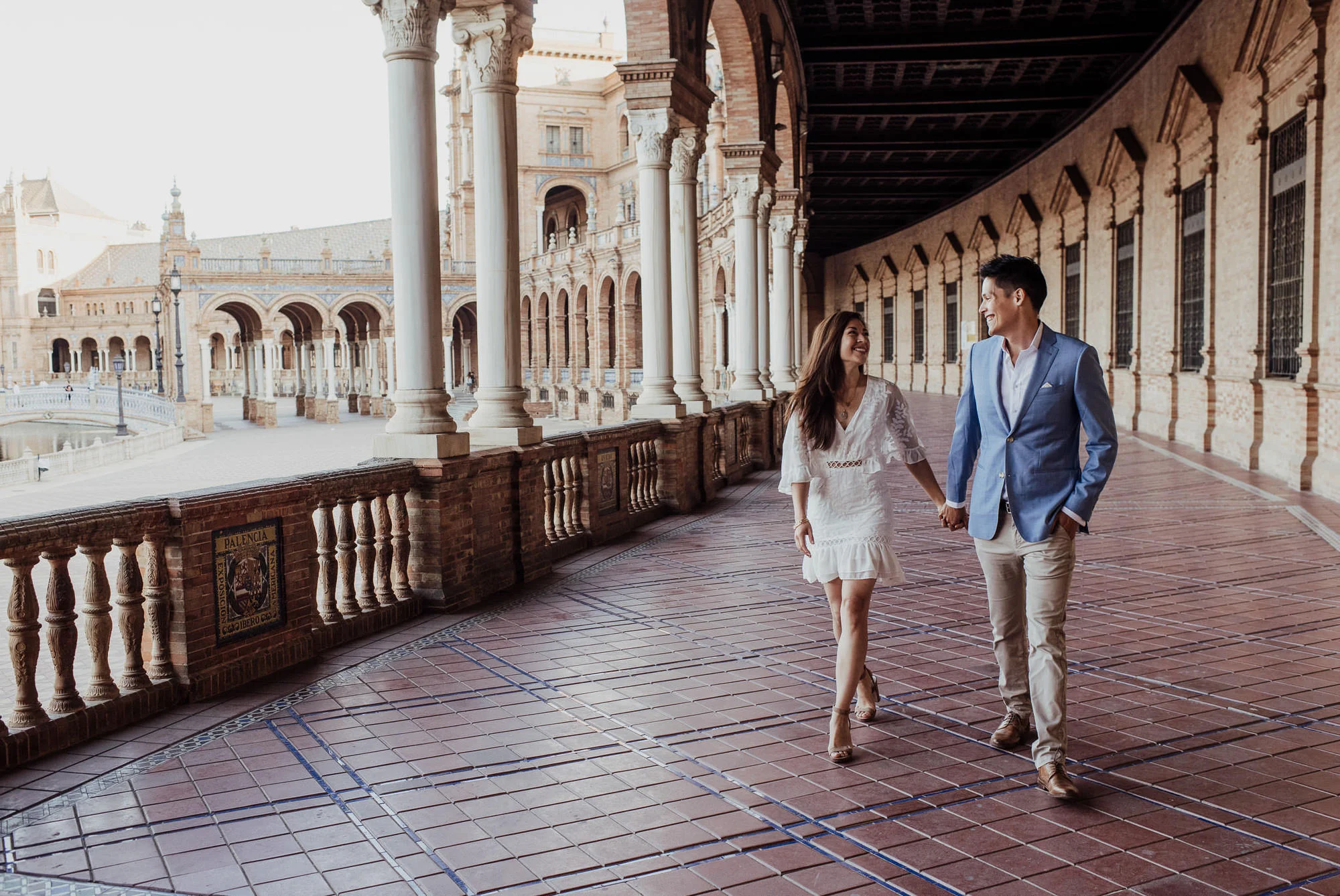 Couple's photo shoot at Plaza de España in Seville