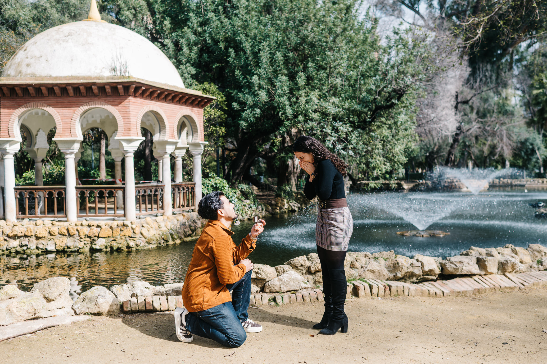 Suprise Proposal at Maria Luisa Park - Lago de los Patos Outside